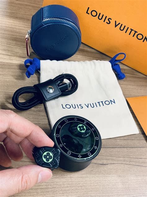 Louis Vuitton mw07